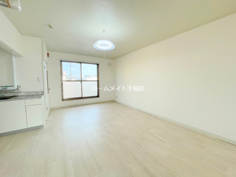 居室・リビング　明るく広々リビングスペース♪