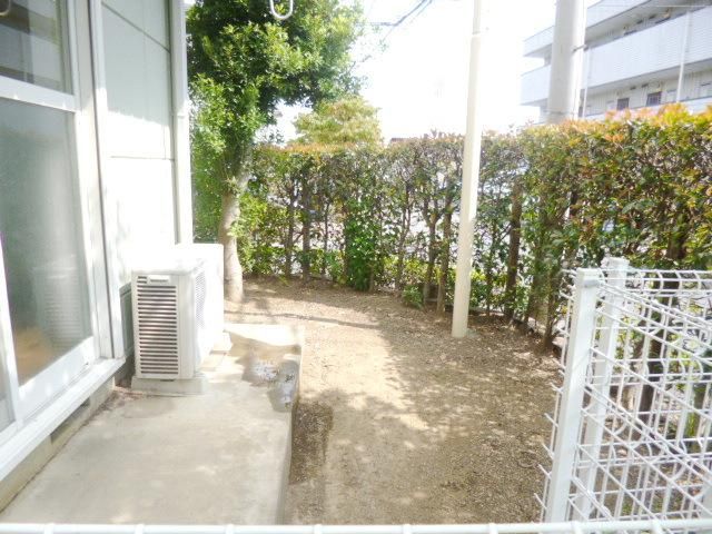 その他共有部分　★テラス部分のお庭です★