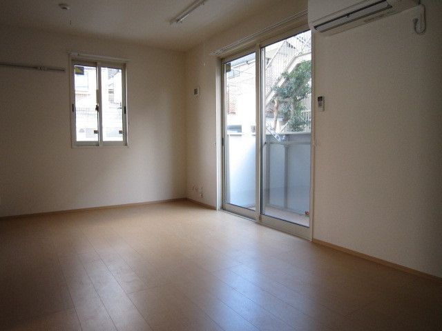 居室・リビング　☆２面採光☆