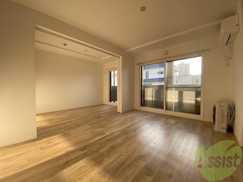 居室・リビング　広くてきれいなリビングです！快適に過ごせそうですね。