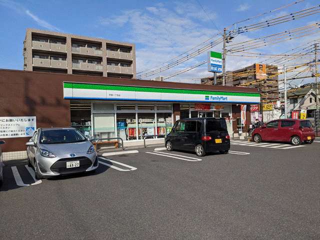 コンビニ　ファミリーマート（コンビニ）まで501m