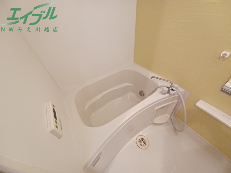 バス・シャワールーム　同物件別部屋写真