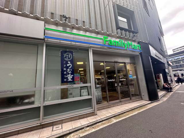 コンビニ　ファミリーマート枚方デパートメントビル店（コンビニ）まで270m