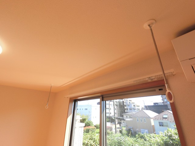 その他設備　室内物干し用金具付！日中の外出や雨の日のお洗濯に便利☆