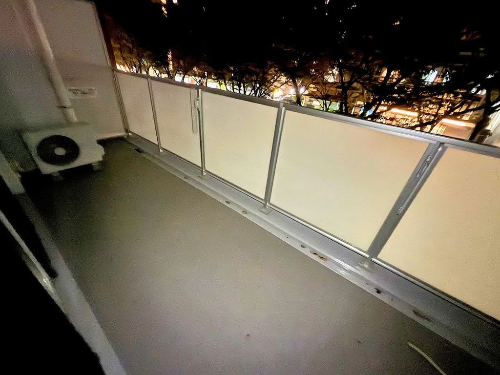 バルコニー　バルコニー