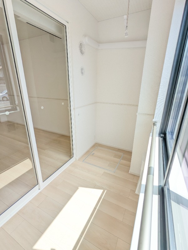 バルコニー　図面と現状に相違がある場合には現状を優先