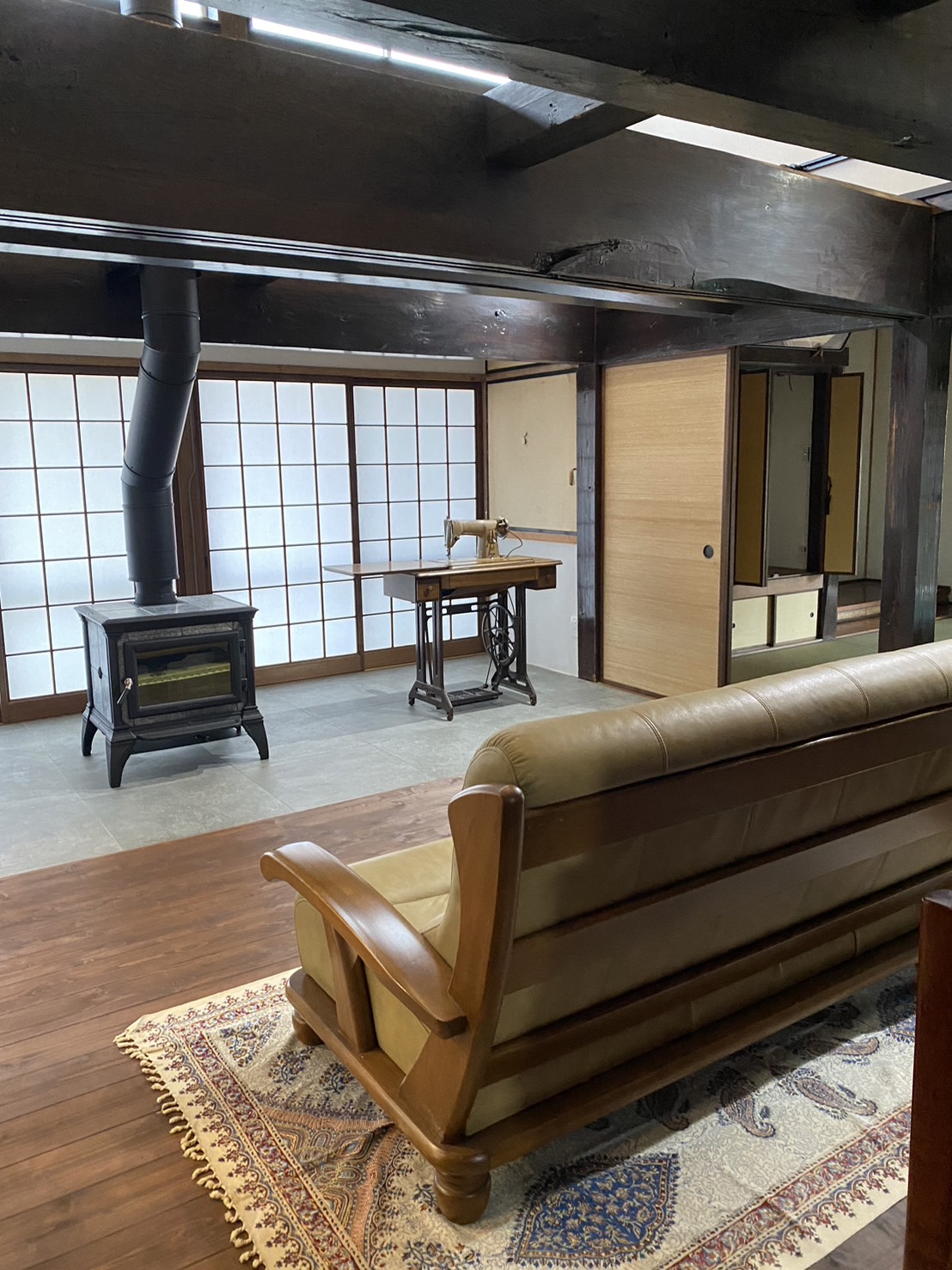 その他設備　薪ストーブで部屋全体を暖めます