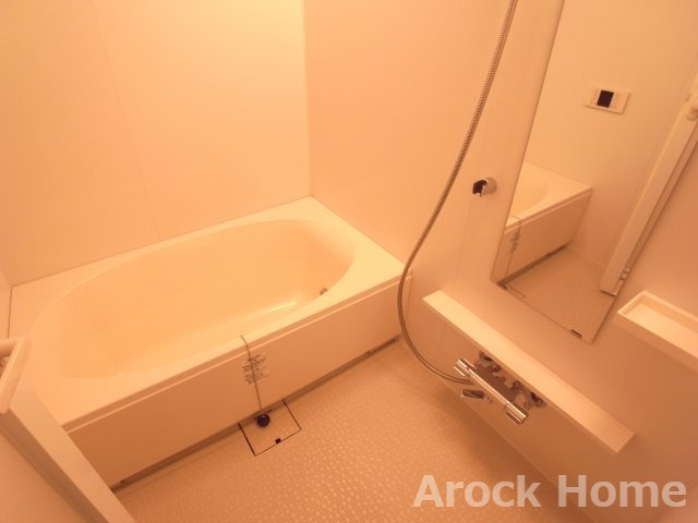 バス・シャワールーム　ゆったり過ごせるお風呂です