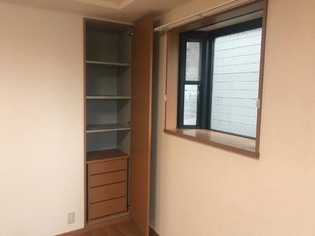 収納　LDKクローゼット・出窓