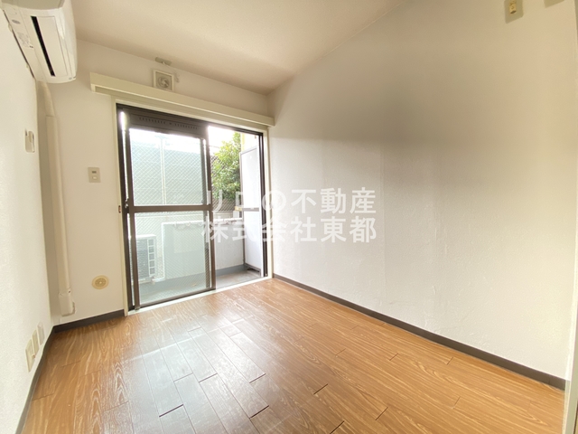 居室・リビング　南向きなので暖かな日差しが入りますね♪