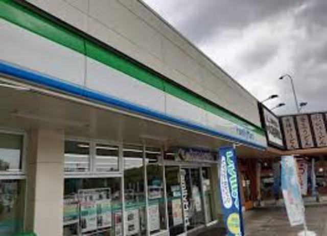 コンビニ　ファミリーマート　姫路SA（コンビニ）まで319m