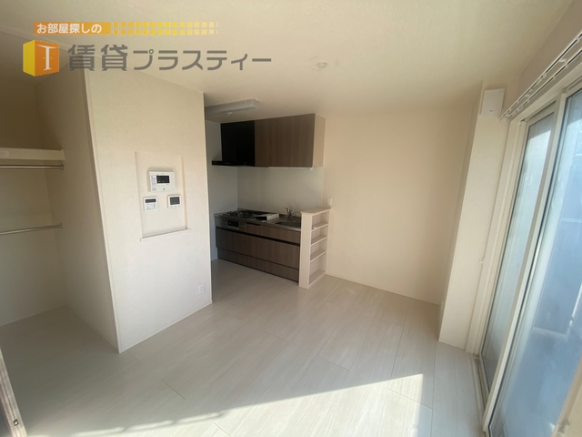 居室・リビング　単身でもカップルでも、自由自在の間取りです。