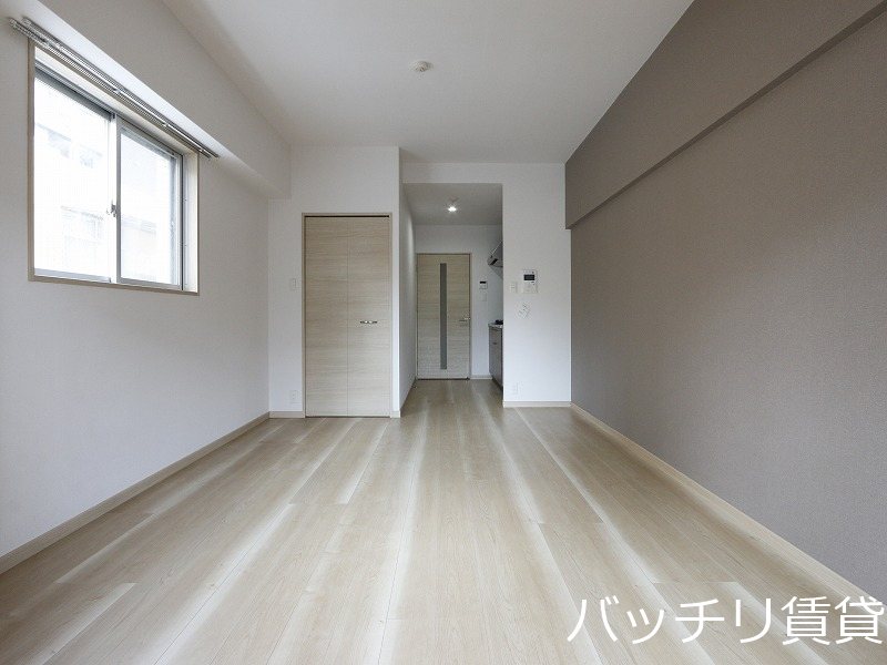 居室・リビング　別号室の画像。現況を優先します。