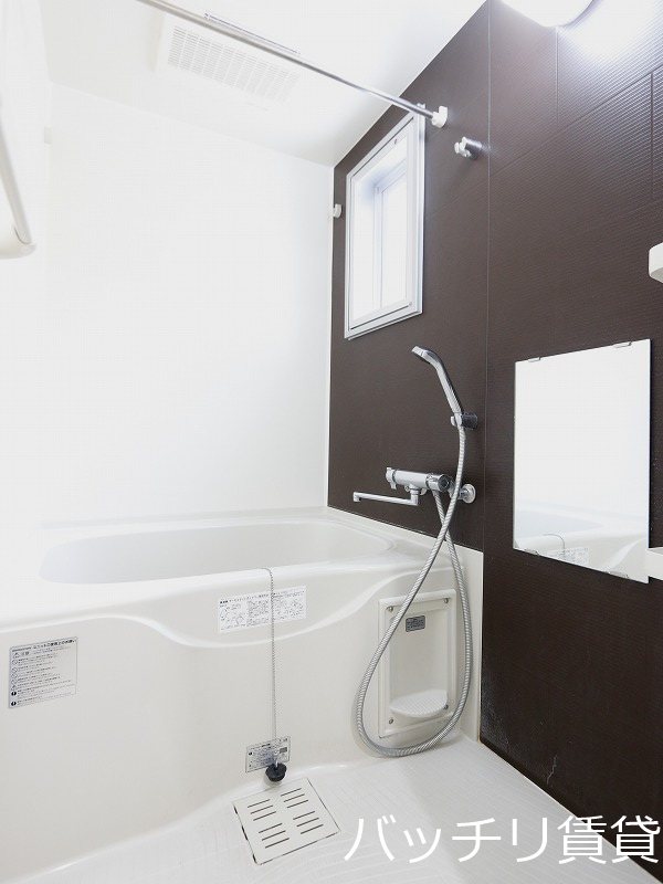 バス・シャワールーム　別号室の画像。現況を優先します。