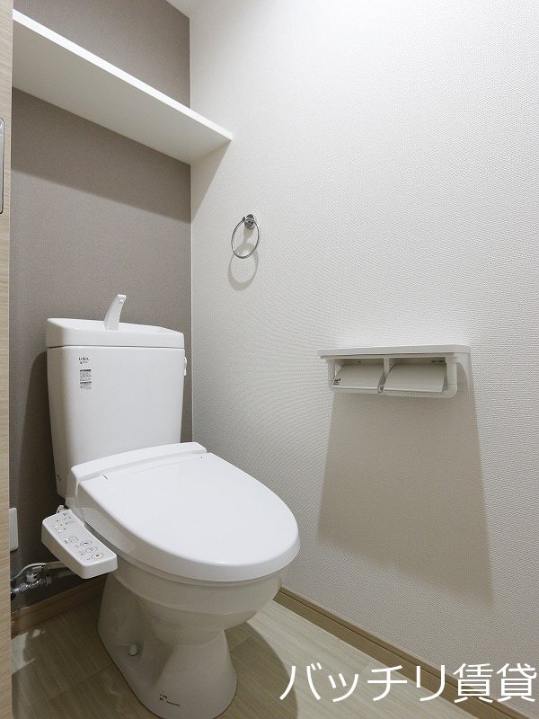 トイレ　別号室の画像。現況を優先します。