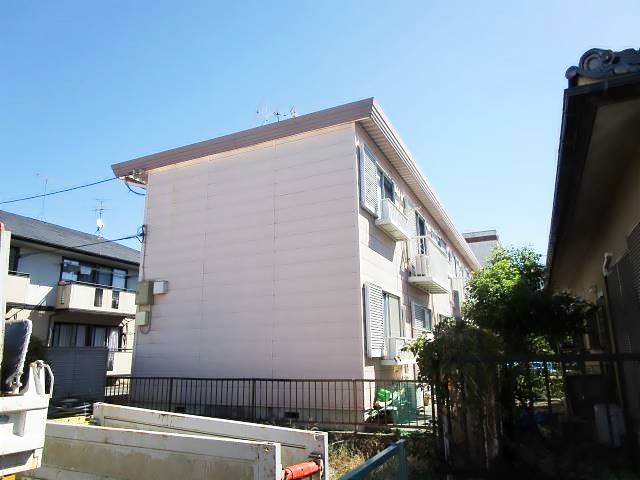建物外観　南むきの明るい建物。