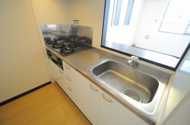 キッチン　実際のお部屋と異なる場合がございます。