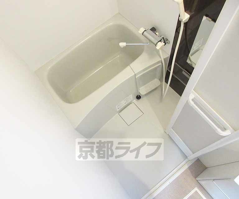 バス・シャワールーム　リラックスできるバスルームです・