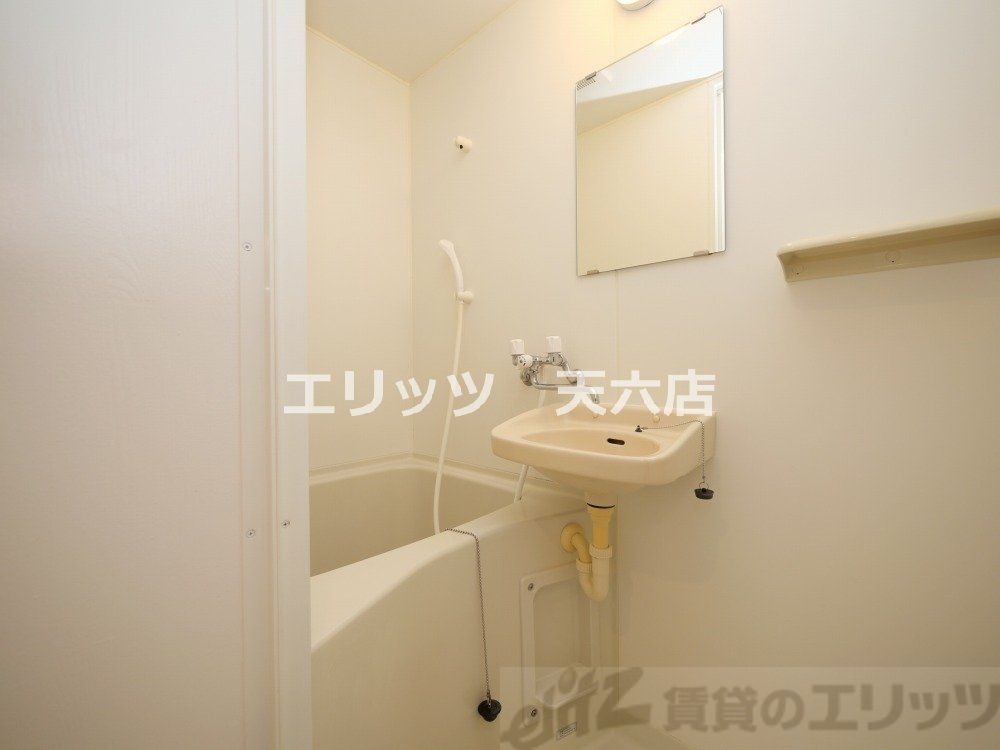 バス・シャワールーム　洗面