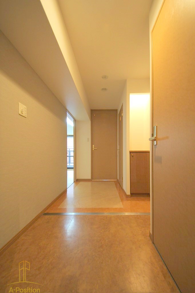 玄関　デイグラン心斎橋EAST