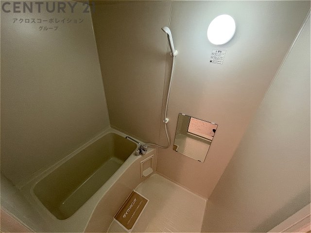 バス・シャワールーム　浴室乾燥機付きで便利です！