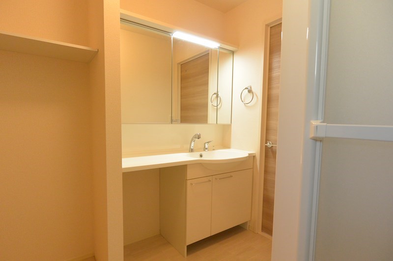 洗面設備　２Fの室内写真です