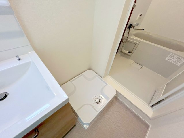 その他設備　室内に洗濯機置場があれば雨の日でも濡れる心配がございませんね