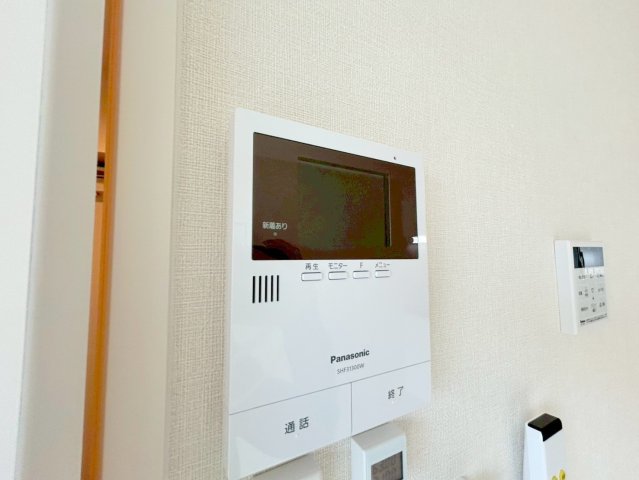 セキュリティ　TVモニターホンで来客が誰か確認してから開けて下さいね