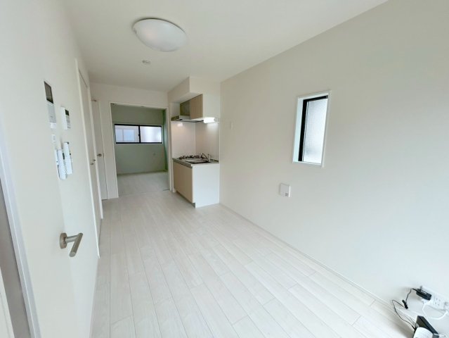 居室・リビング　明るく広々としたリビングです。