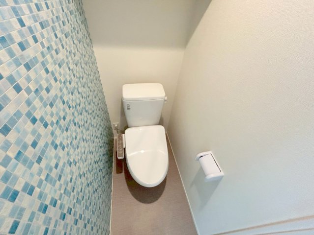 トイレ　綺麗なトイレにはウォシュレット標準装備です。