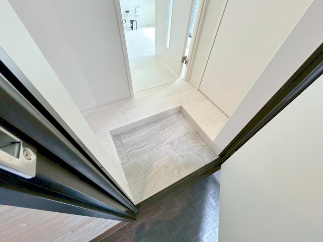 玄関　素敵な玄関は毎朝あなたを元気に送りだしてくれますよ。