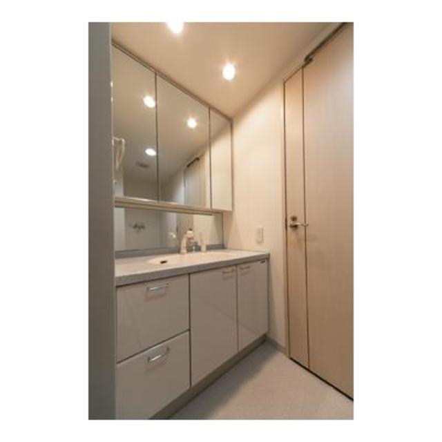 洗面設備　※写真は同タイプ住戸です。