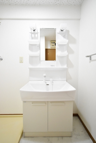 洗面設備　※同物件別部屋参考写真です。現状優先になります。