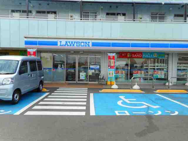 コンビニ　ローソン（コンビニ）まで550m