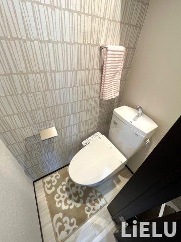 トイレ　同シリーズ物件のモデルルーム写真になります（現況優先）