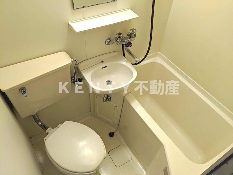 バス・シャワールーム　コンパクトで使いやすいお風呂です