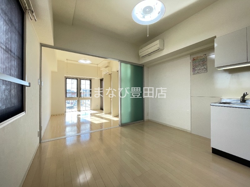 居室・リビング　同型別部屋写真