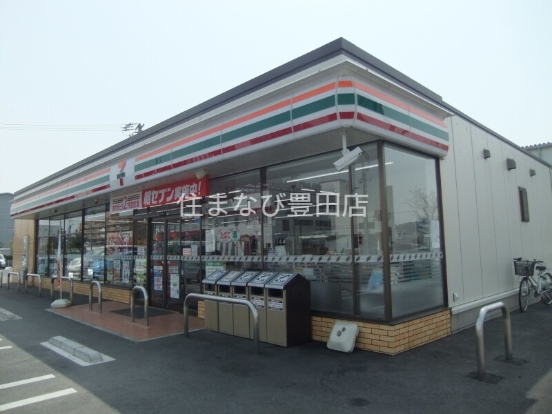 コンビニ　セブンイレブン豊田市下市場店（コンビニ）まで257m