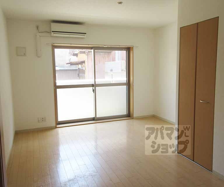 居室・リビング　日当りの良いお部屋です！