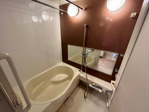 バス・シャワールーム　バスルーム