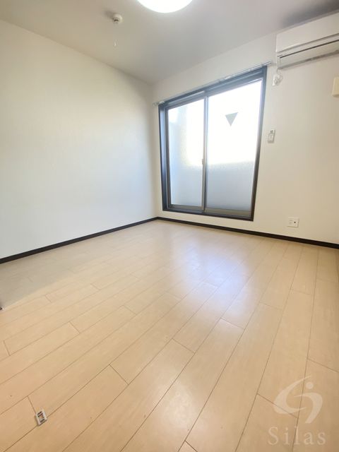 居室・リビング　同仕様　掃き出し窓は１．５倍幅