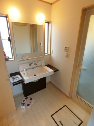 洗面設備　脱衣所・独立洗面台完備。（※内装前）