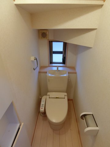 トイレ　温水洗浄便座（2箇所）あり。（※内装前）