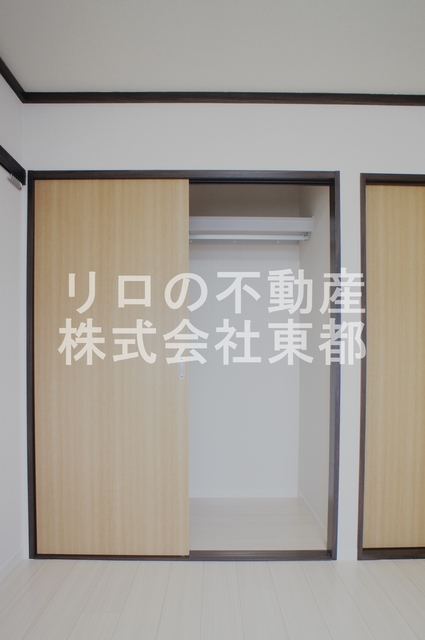 収納　色々な使い方ができるタイプのパイプハンガー付収納です♪