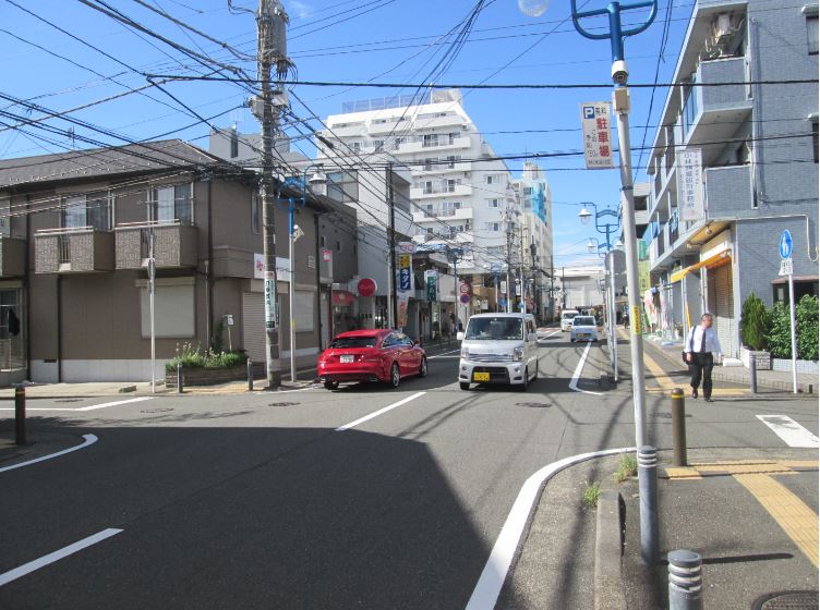 ショッピングセンター　湘南台東口商店街協同組合（ショッピングセンター）まで194m