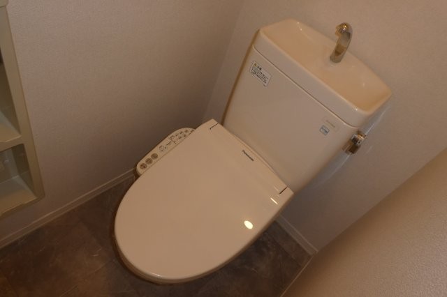 トイレ　シャワー付きトイレ