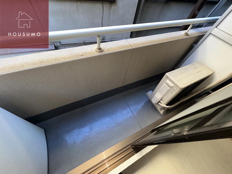 バルコニー　開放的で明るい空間を演出してくれるバルコニーです