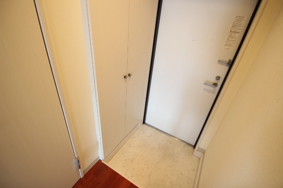 玄関　※別部屋の写真です
