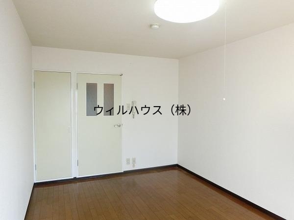 居室・リビング　室内きれいです！