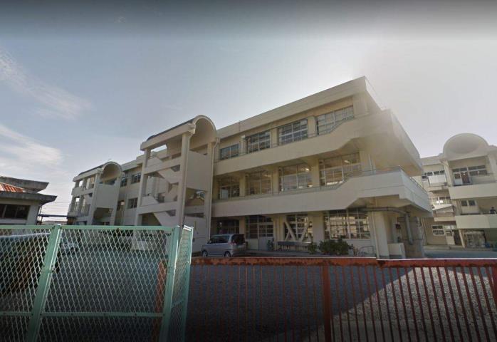 中学校　宮浦中学校（中学校）まで206m